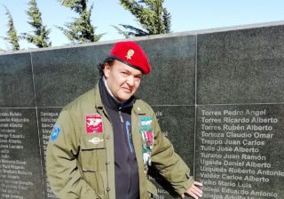 El soldado combatiente de Malvinas Osvaldo Hillar fijó su domicilio en Malvinas y puso como dirección el nombre de su compañero muerto en la guerra de 1982