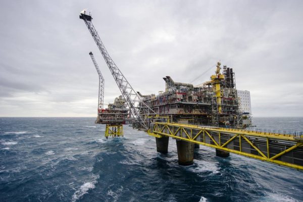 Nación comenzó a entregar los permisos definitivos de la escandalosa licitación petrolera off shore que permitirá que empresas de capitales británicos exploren y exploten en la Cuenca Malvinas Oeste