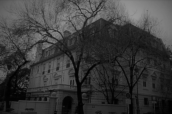 21 DE FEBRERO DE 1953: Furia antibritánica estalló ante la embajada del Reino Unido en Argentina