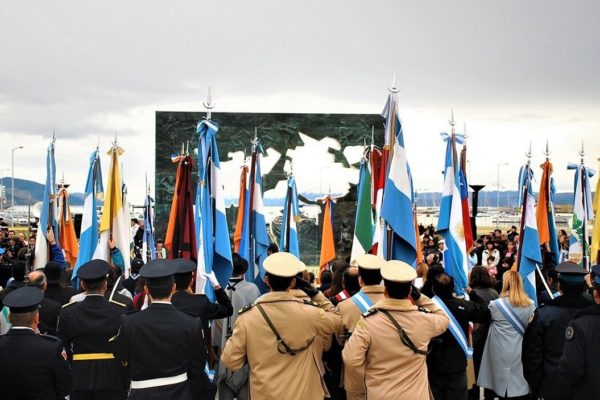 El gobierno fueguino invita a conmemorar el 2 de abril enviando un video entonando la Marcha de Malvinas