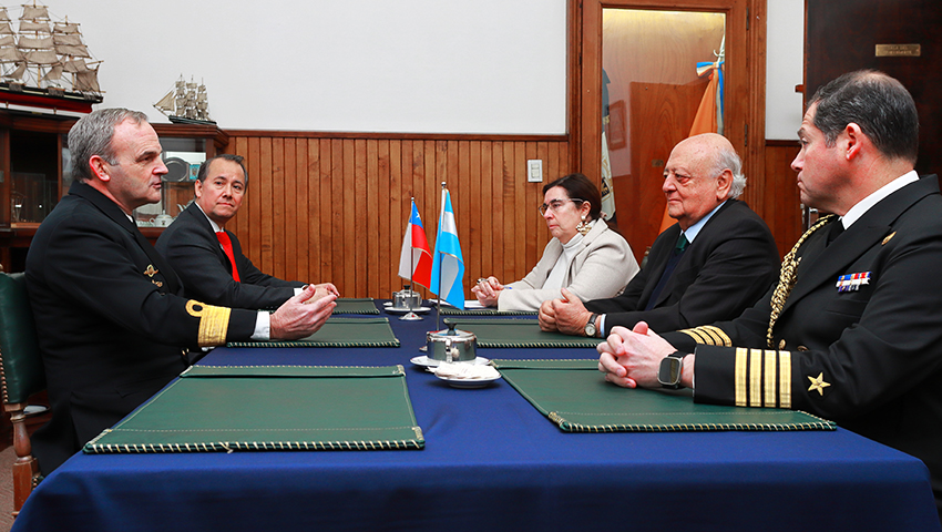 El Embajador de Chile en la Argentina visitó la Base Naval Ushuaia
