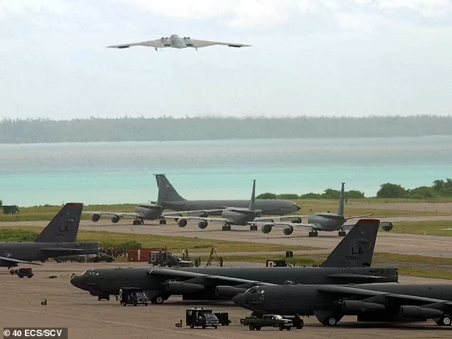 65108091-11487265-A_B_2_Spirit_takes_off_from_Naval_Support_Facility_Diego_Garcia_-a-37_166992434228.jpg
